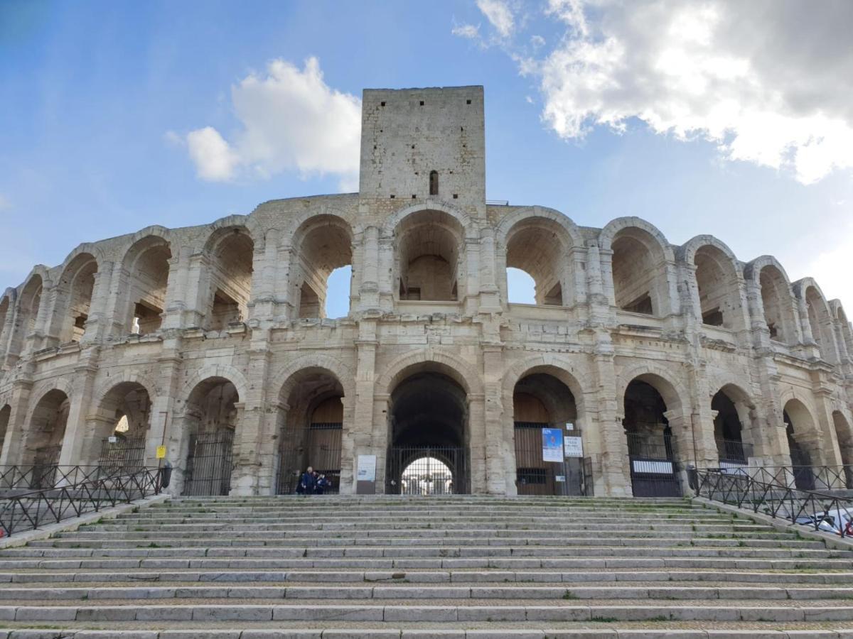 Appart Lumineux De L'Hotel De Ville Arles Exteriör bild