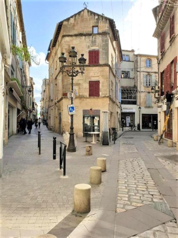 Appart Lumineux De L'Hotel De Ville Arles Exteriör bild